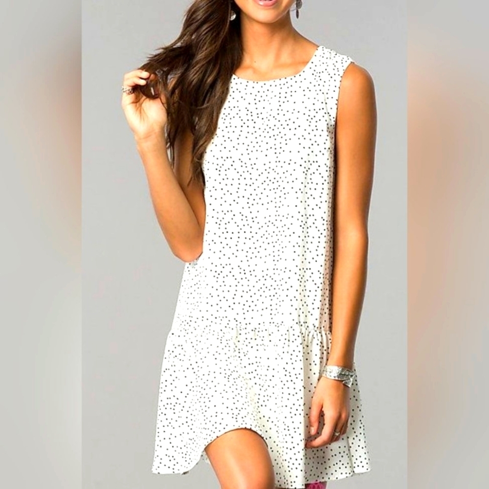 Symphony White Sleeveless Dress...SIZE:M